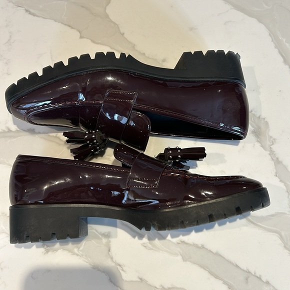 Gorgeous shoes with added tassels - Picture 4 of 5